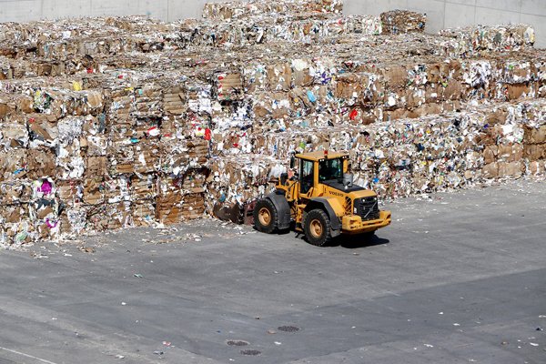 Av de pappersförpackningar som används i Sverige samlas 81 procent in och återvinns.
